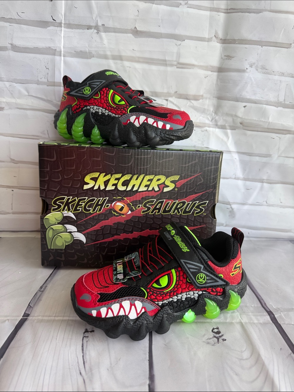 Skechers Skech-O-Saurus Light-Up 2.0 Sneakers in Red/Black